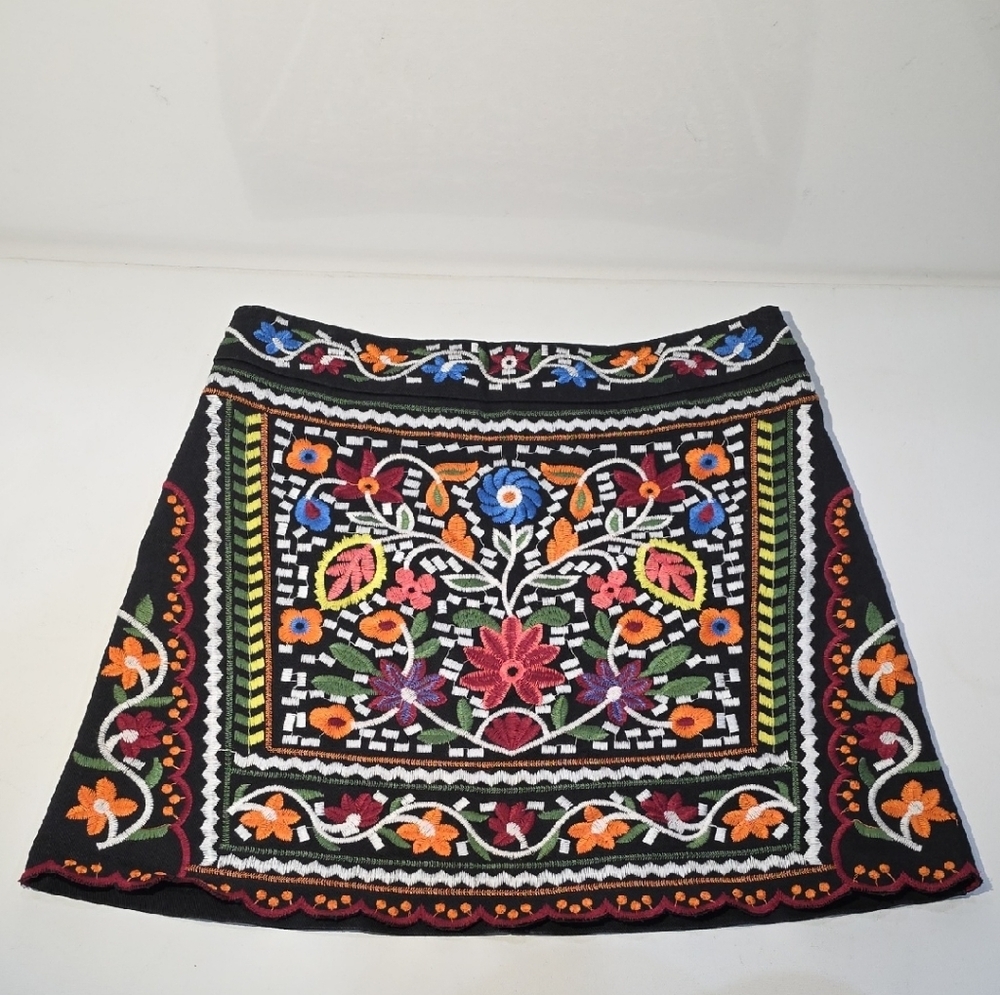 551. Emory Park Vibrant Floral Embroidered Mini - Medium